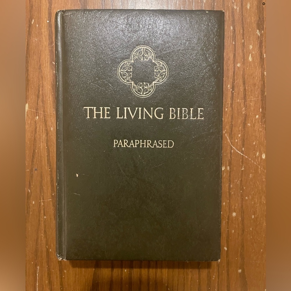 THE LIVING BIBLE PARAPHRASED